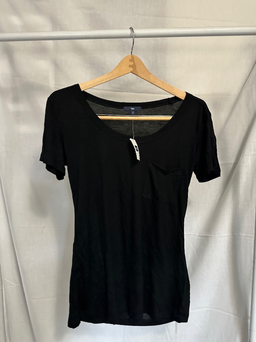 Gap Black Scoop Neck Tee Shirt Pocket Short Sleeve Size M